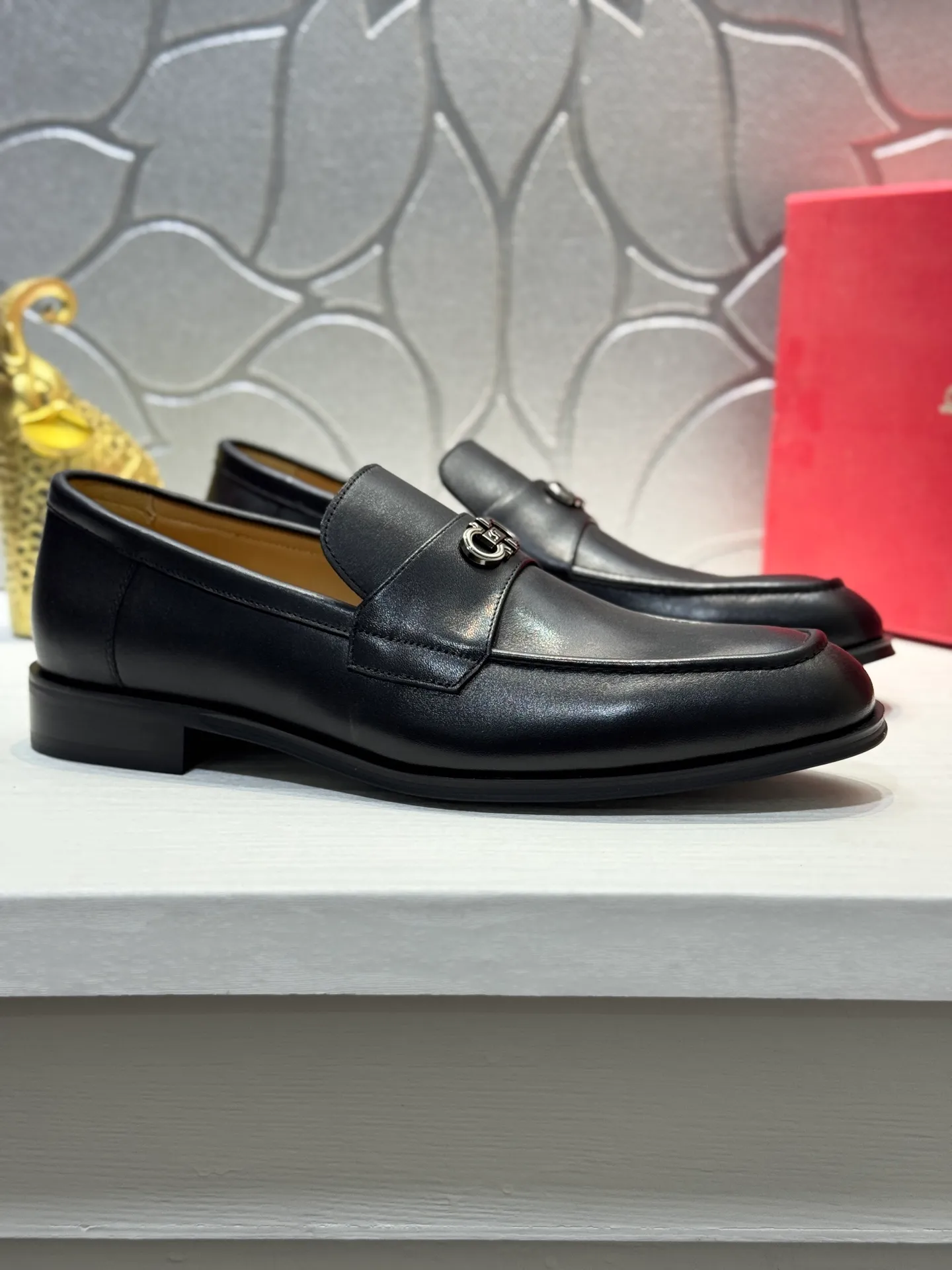 Men's men's shoes 💰480 [New style] 🐠🐠New Ferragamo [Ferragamo] top imported suit men's shoes 💯 Official website original copy, product materials: selected imported embossed calfskin + luxury hardware buckle accessories ~ imported water-dyed cow 🐂 leather lining. Strong three-dimensional visual effect, original combination outsole, multiple colors available😘 Size: 39-44 (customized at 45.46.47